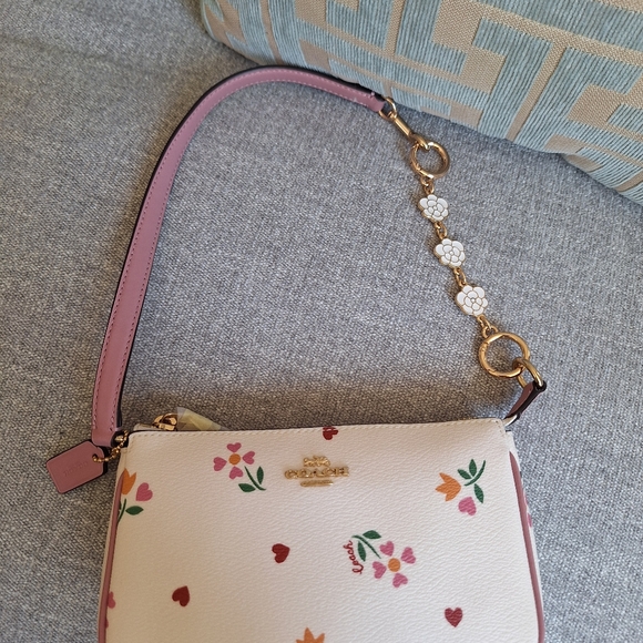 NWT Coach  Nolita 19 In Signature Canvas With Heart Petal Print+ extende… - Picture 2 of 12